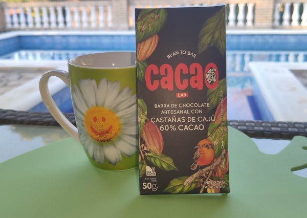 Cacao_Lab_Schokolade_60_mit_Cashewkernen.jpg