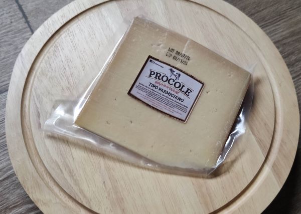 Parmiggiano_Reggiano.jpg