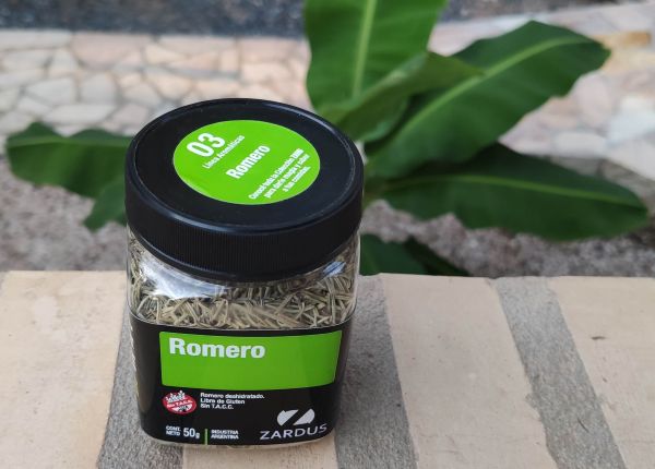 Rosmarin_50g_Dose.jpg