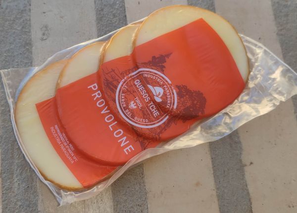 Provolone_geruchert_in_Scheiben_TCHE.jpg